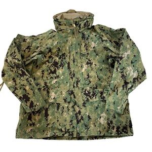 US Navy Type III Working Parka Mens Medium XShort -Digital Camouflage Hooded USN